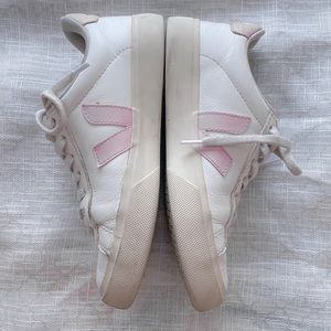 VEJA Leather Tennis Shoes